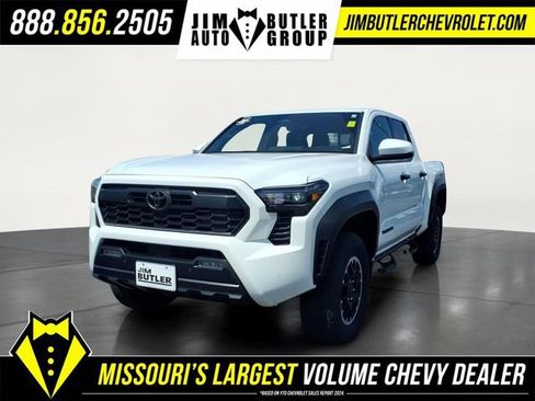 Used 2024 Toyota Tacoma TRD Off-Road w/ TRD Off Road Upgrade Package AWD/4WD image 1