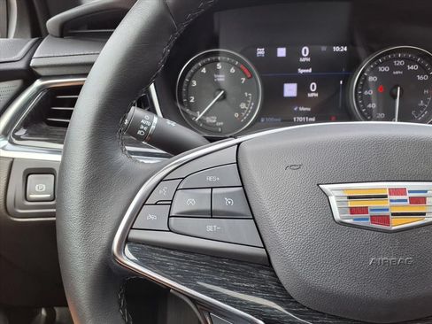 Used 2022 Cadillac XT5 Premium Luxury w/ Technology Package AWD/4WD image 29