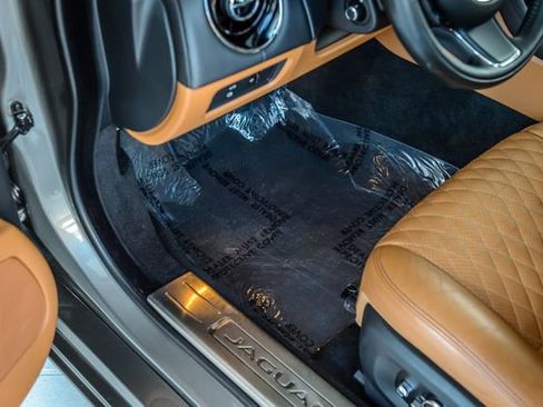 Used 2017 Jaguar XJ L Portfolio image 43