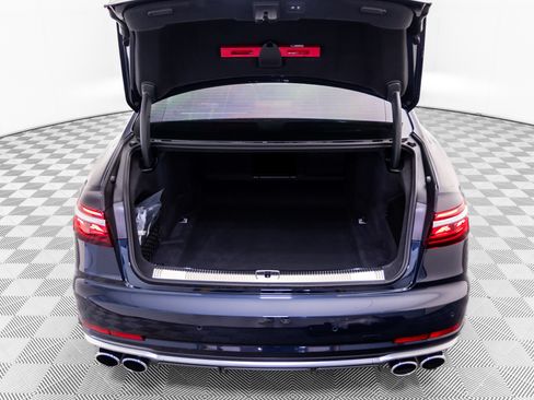 Used 2025 Audi S8 AWD/4WD image 32