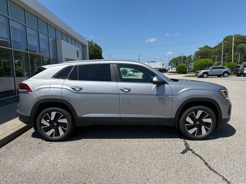 New 2025 Volkswagen Atlas Cross Sport SE image 8