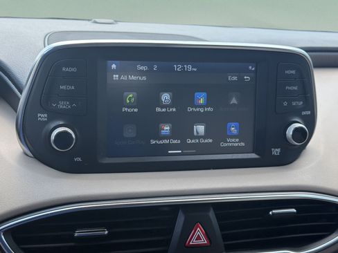 Used 2020 Hyundai Santa Fe SEL w/ Convenience + Premium Package FWD image 5