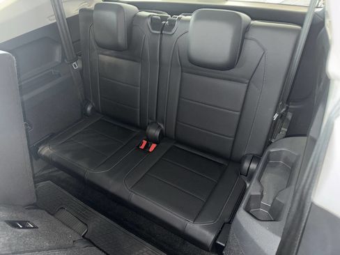 Used 2019 Volkswagen Tiguan SE image 20