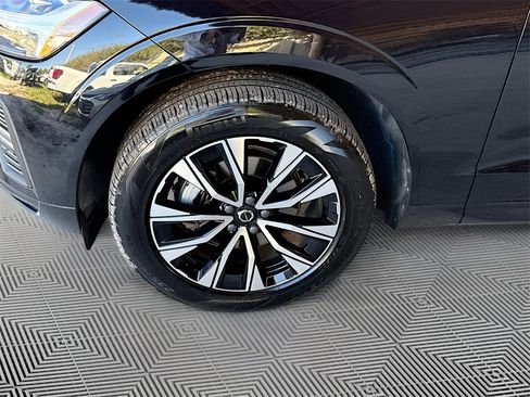 Used 2023 Volvo XC60 B5 Core image 35