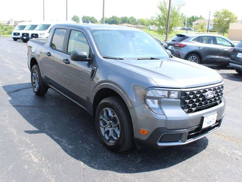 New 2025 Ford Maverick XLT image 8