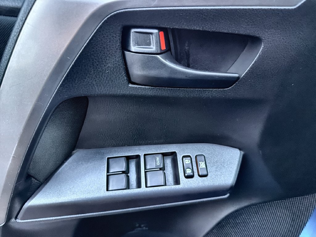 Used 2016 Toyota RAV4 LE FWD image 22