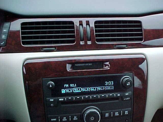 Used 2009 Chevrolet Impala LT w/ Luxury Edition Package FWD image 27
