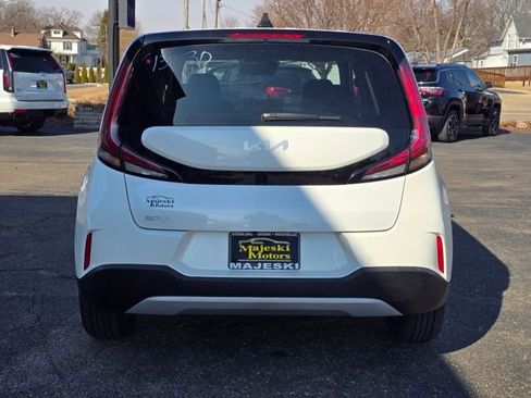 Used 2024 Kia Soul LX w/ Option Group 015 image 6