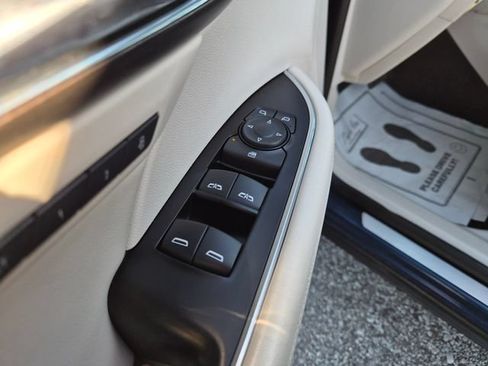 Used 2023 Buick Envision Avenir FWD image 15