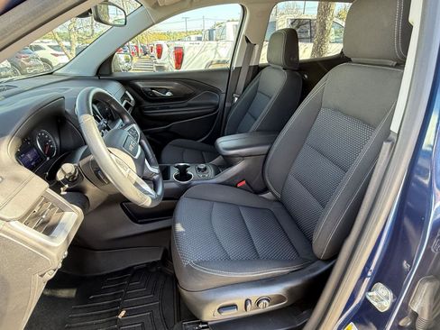 Used 2023 GMC Terrain SLE w/ Driver Convenience Package image 11