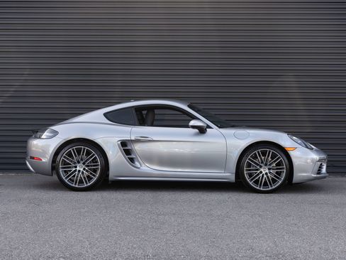 Certified 2025 Porsche 718 Cayman RWD image 8