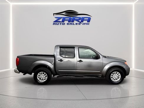 Used 2016 Nissan Frontier SV image 6