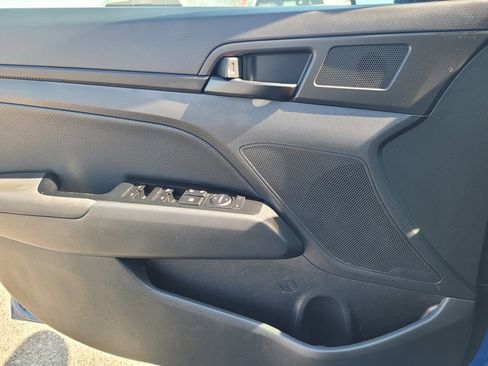 Used 2017 Hyundai Elantra Sport image 12