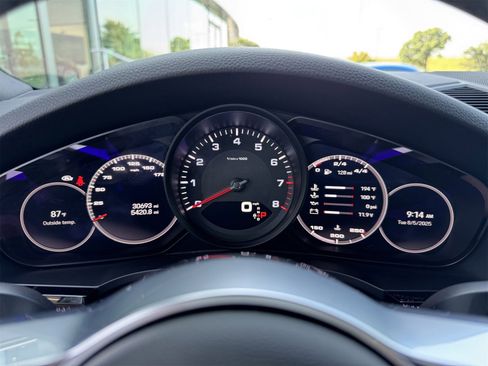 Certified 2022 Porsche Cayenne Coupe image 20