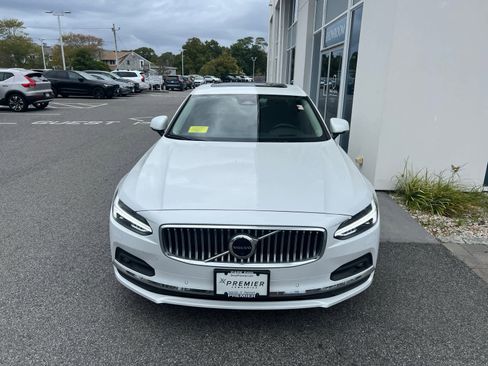 Certified 2022 Volvo S90 B6 Inscription w/ Advanced Package image 4