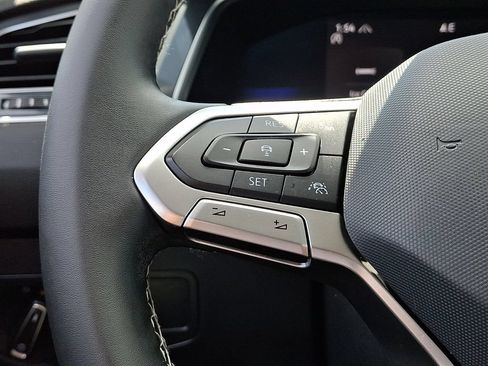 Used 2022 Volkswagen Tiguan SE AWD/4WD image 21