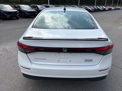 Used 2025 Honda Accord Sport image 9
