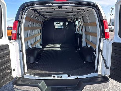 Used 2024 GMC Savana 2500 w/ Driver Convenience Package RWD image 16