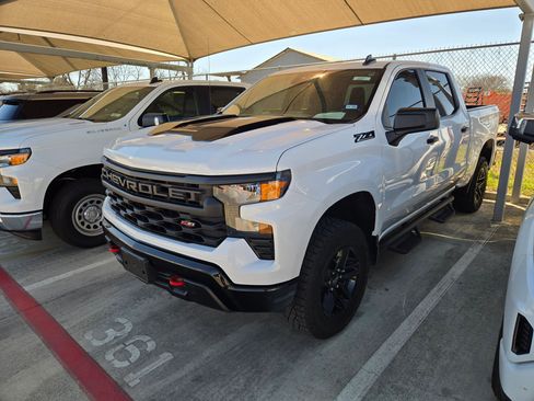 Used 2024 Chevrolet Silverado 1500 Custom Trail Boss w/ LPO, Dark Essentials Package image 3