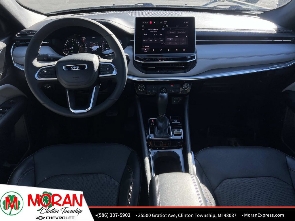 Used 2023 Jeep Compass Limited AWD/4WD image 14