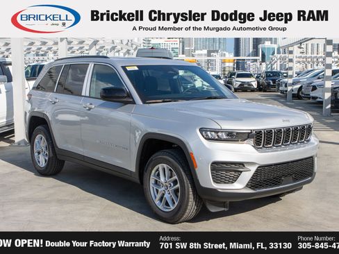 New 2025 Jeep Grand Cherokee Laredo image 3