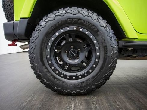 Used 2017 Jeep Wrangler Unlimited Rubicon image 42