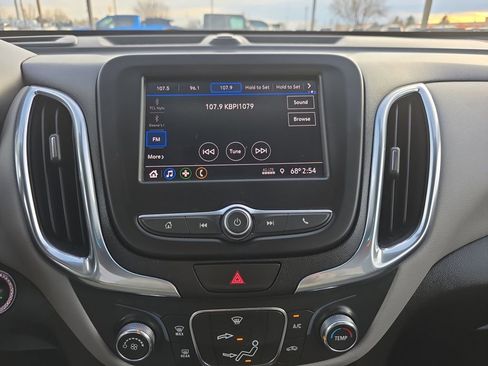 Used 2021 Chevrolet Equinox LS w/ LS Convenience Package image 19