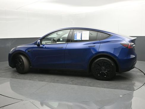 Used 2024 Tesla Model Y Long Range image 3