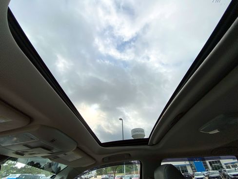 Used 2018 Toyota Tundra Limited w/ Limited Premium Package image 25