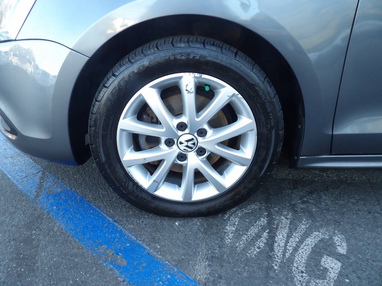 Used 2011 Volkswagen Jetta SE FWD image 14