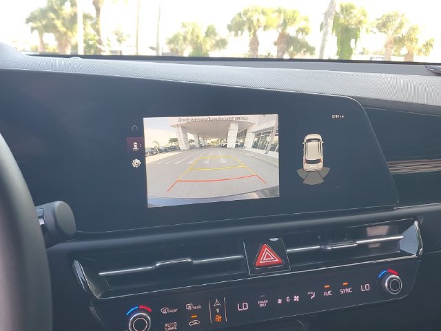 Certified 2024 Kia Niro EX Touring FWD image 25