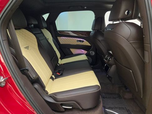 Certified 2021 Bentley Bentayga AWD/4WD image 29
