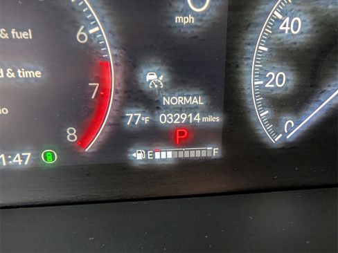 Certified 2025 Honda Pilot Touring image 19