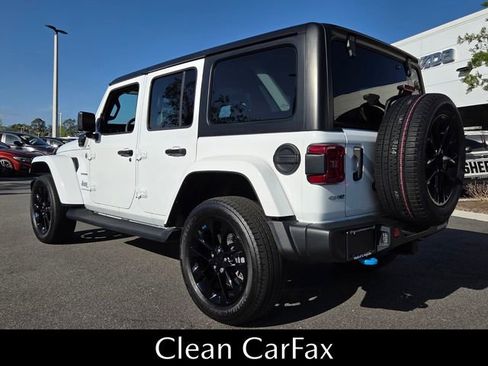 Used 2023 Jeep Wrangler Unlimited Sahara w/ Cold Weather Group AWD/4WD image 5