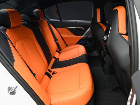 Used 2026 BMW M5 w/ Carbon Package image 64