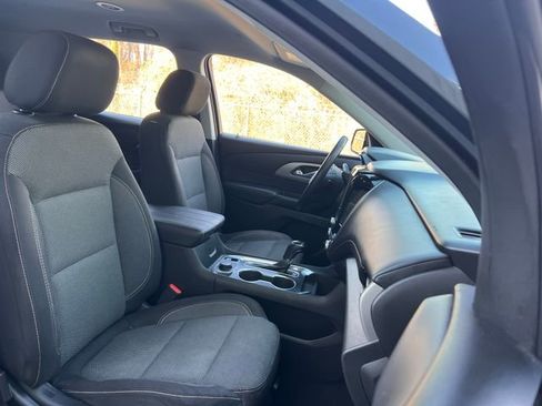 Used 2019 Chevrolet Traverse LT image 32