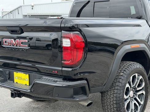 Used 2024 GMC Canyon AT4 w/ Technology Package AWD/4WD image 10