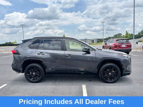 Used 2022 Toyota RAV4 XSE AWD/4WD image 6
