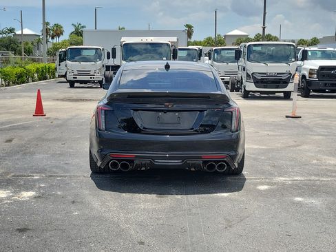 Used 2023 Cadillac CT5 V Blackwing w/ Carbon Fiber Package 2 RWD image 4