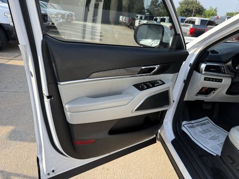 Used 2022 Kia Telluride EX w/ EX Premium Package AWD/4WD image 8