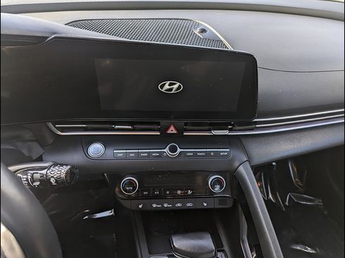 Used 2024 Hyundai Elantra Limited FWD image 30