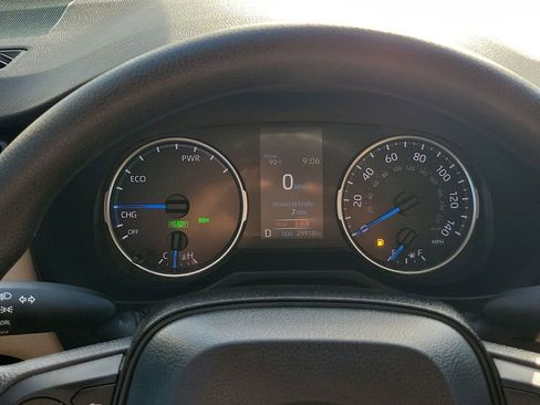 Used 2022 Toyota RAV4 LE image 35