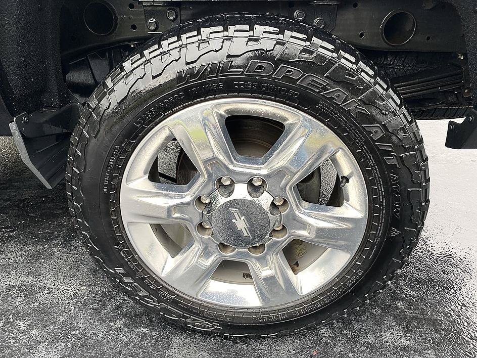 Used 2019 Chevrolet Silverado 2500 LTZ w/ Duramax Plus Package AWD/4WD image 26