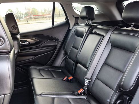 Used 2023 GMC Terrain SLT image 12