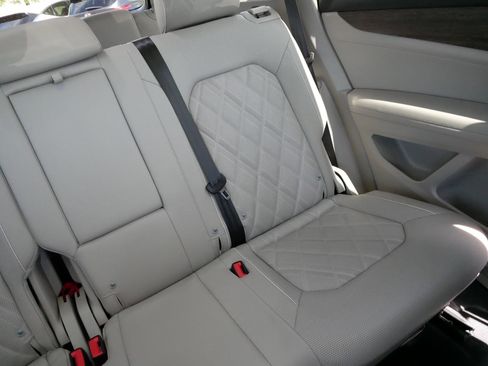Certified 2025 Volkswagen Atlas SEL Premium R-Line AWD/4WD image 14