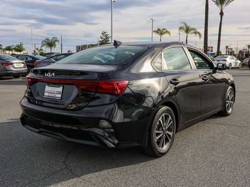 Used 2023 Kia Forte LXS image 4