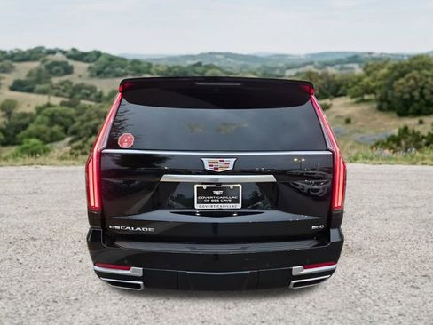 Used 2026 Cadillac Escalade 2WD w/ LPO, Floor Liner Package image 8