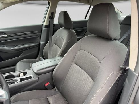 Used 2025 Nissan Altima 2.5 SV FWD image 22