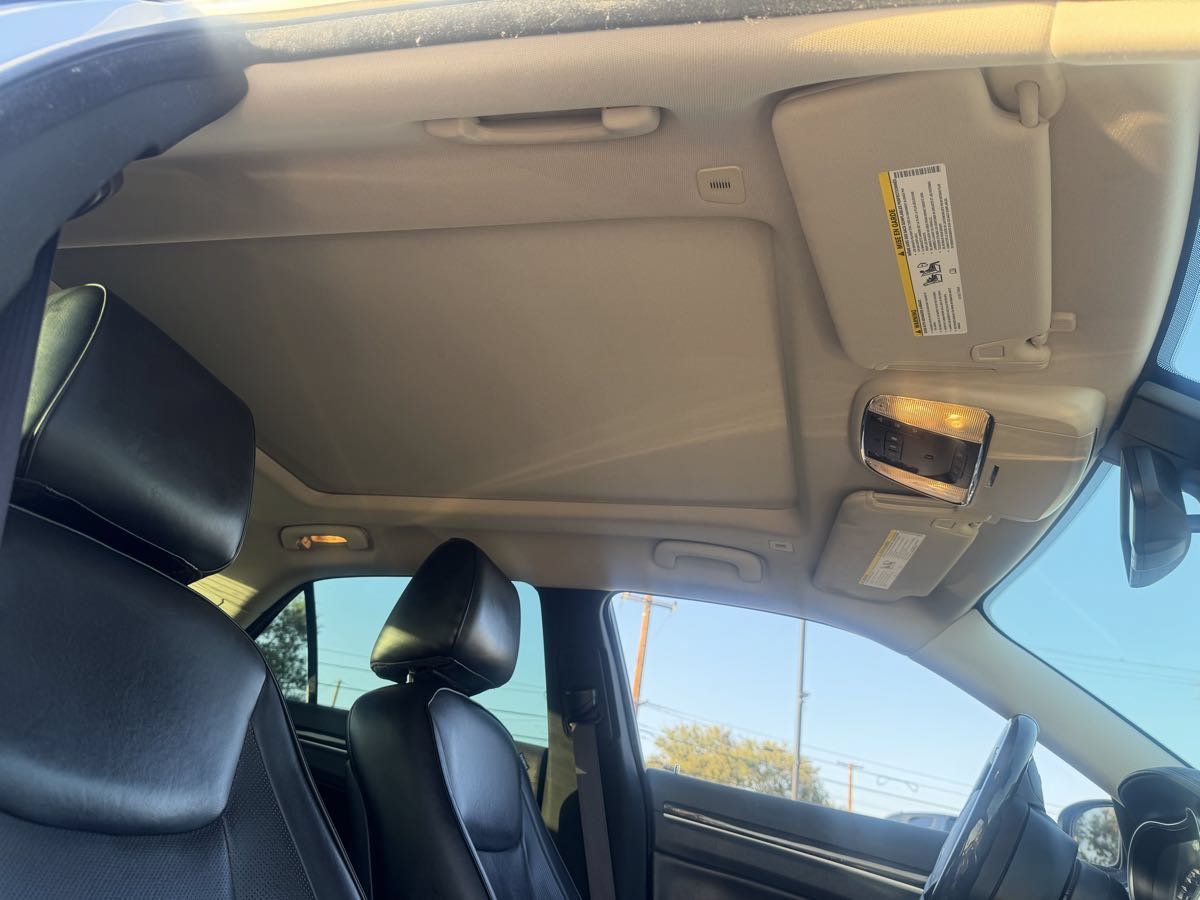 Used 2019 Chrysler 300 Limited w/ Safetytec Plus Group RWD image 29