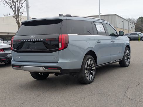 New 2025 Ford Expedition Max Platinum w/ Driver's Package image 4